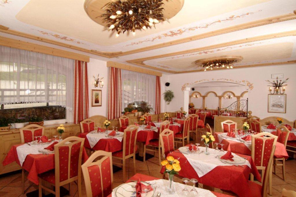 Albergo Fiordaliso Canazei Εξωτερικό φωτογραφία