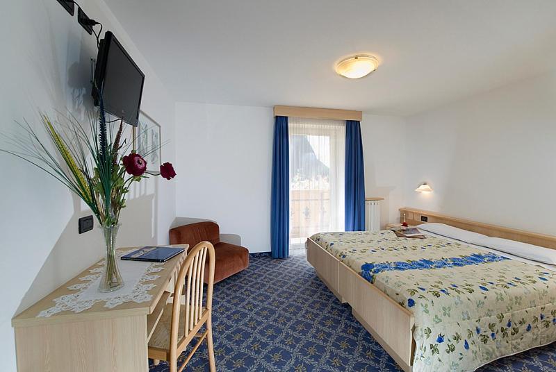Albergo Fiordaliso Canazei Δωμάτιο φωτογραφία
