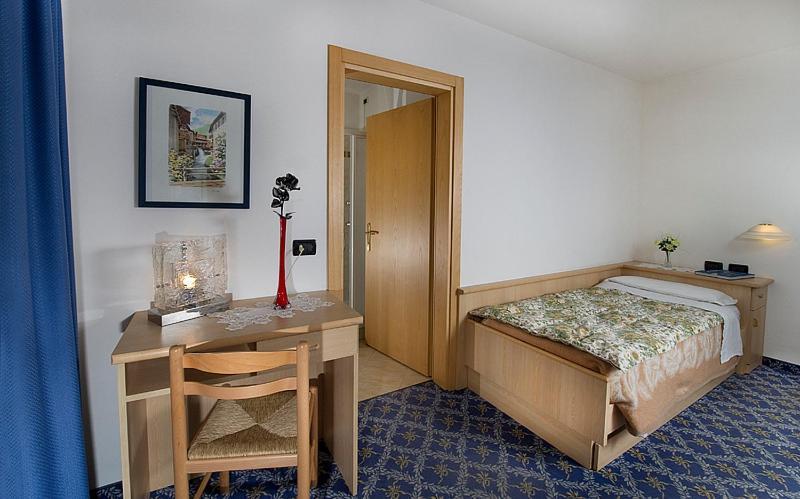 Albergo Fiordaliso Canazei Δωμάτιο φωτογραφία